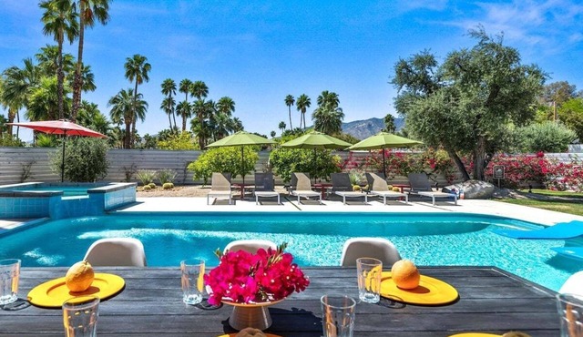 Play More in Sunmor - Palm Springs Perfection: Private Pool, Spa & Stunning Views