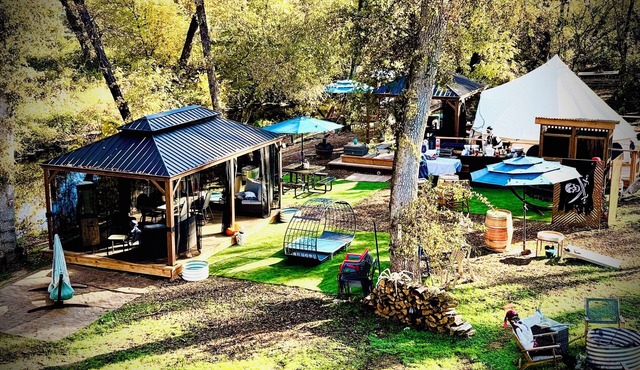 Pleasant Valley Creekside Glamping, Pet Friendly