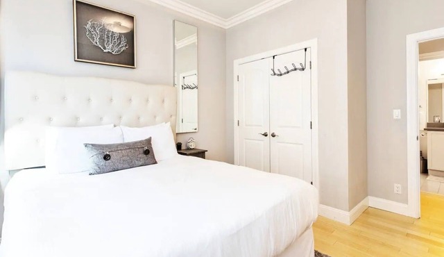 Plush Three Bedroom Private Getaway in the Heart of Nob Hill!