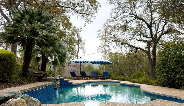 Pool & Spa 4BR Paradise: Swim—Soak—See Lake Views