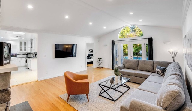 Prime center location house w/pool 7 mins to Universal Studios