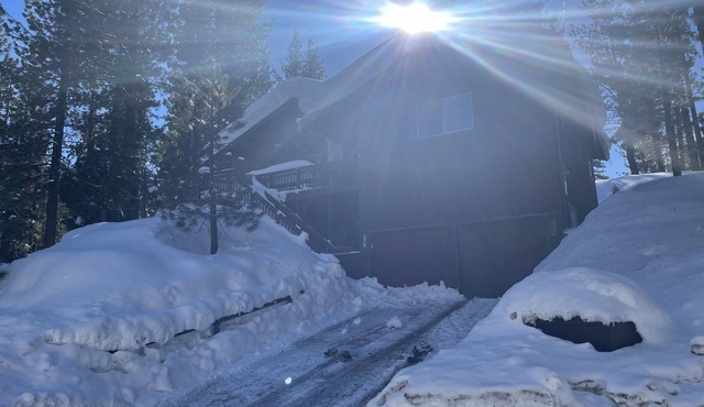 Pristine Peaceful 2/2 Cabin with Hot Tub HSI L2EV
