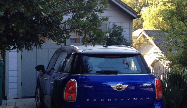 Private cottage. Walk to town. Quiet neighborhood. in Grass Valley