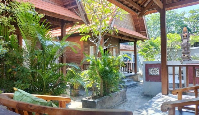 Private Cottage with 3 Bed Rooms