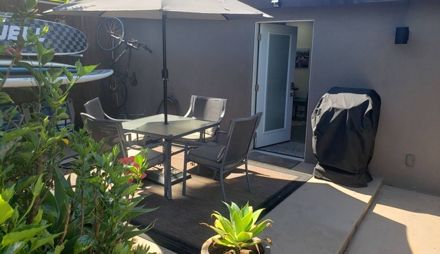 Private Courtyard - Cottage - 5 min from Capitola beach!