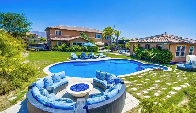 Private Pool: Scenic & Spacious Chula Vista Estate