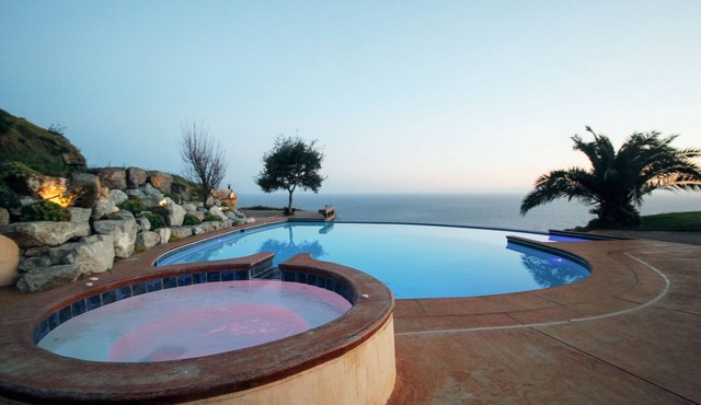Private Ranch with shared Hot Tub and Infinity Pool