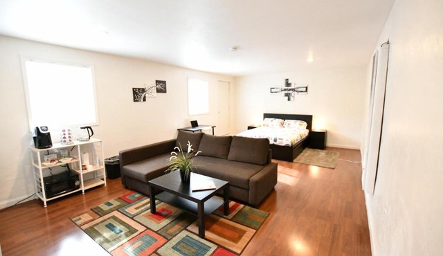 Private Unit/Private Bathroom Near BART & SF
