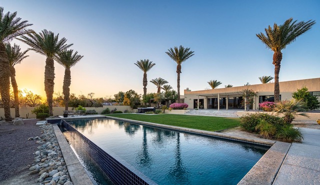 Private Villa Large Infinity Pool Spa Game Room Striking View