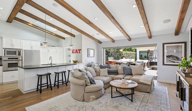 Private Wading Pool Home with Patio