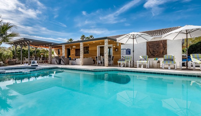 PS Murphy: Updated, Modern and Comfortable Desert Home