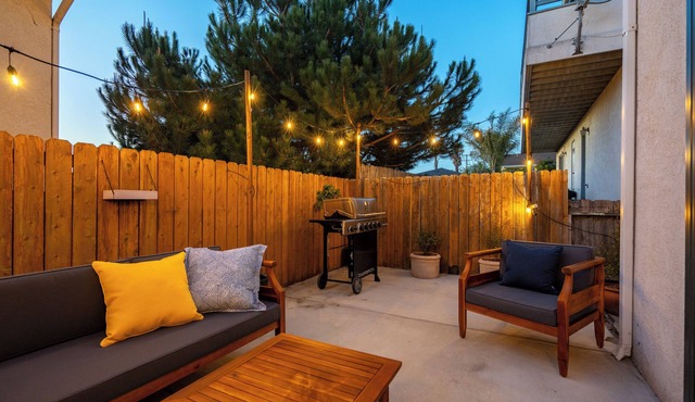 Pup Friendly*Fire Pit*Sleeps 8!