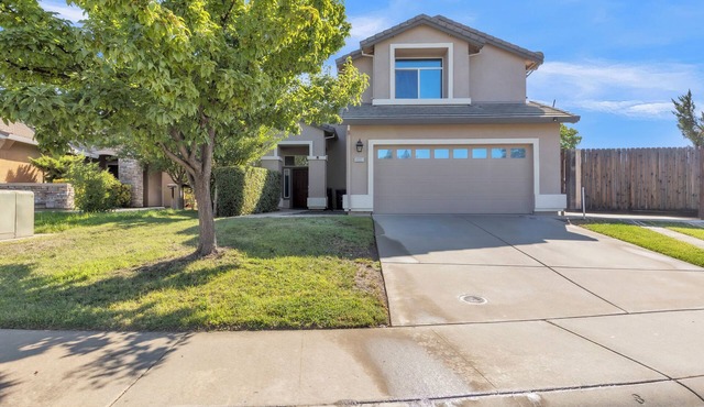 Rancho Heaven! Two-story 4bed 3bath Charming Home with fenced large backyard