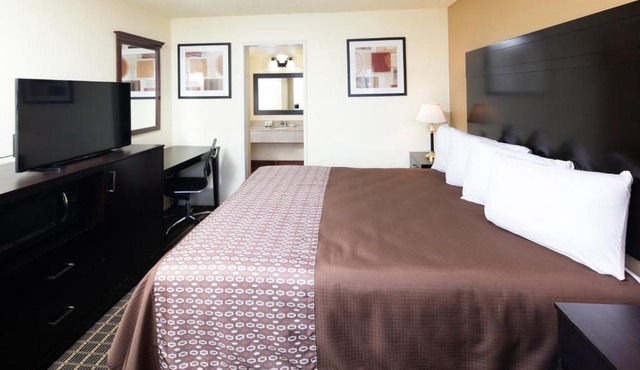 Red Lion Inn & Suites Redding