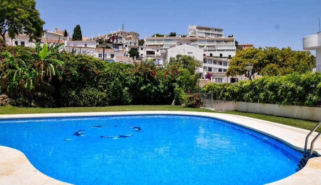 Ref: 285 Spacious family townhouse with fantastic pool area