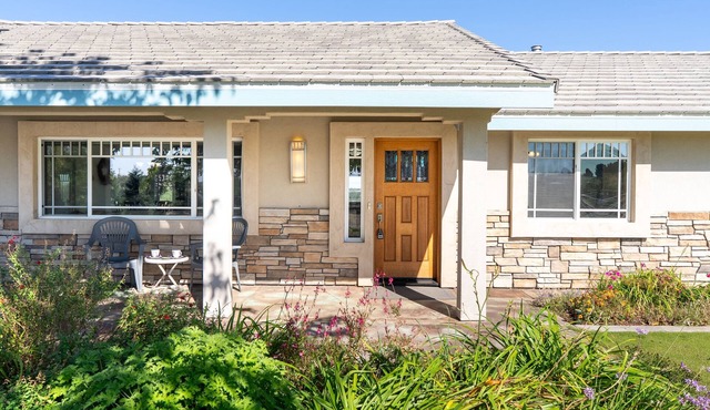 Relax in Paso Robles: Fenced Yard & Vineyard Views in Paso Robles