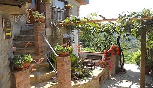 Relaxation, nature and history in the historic village a 5 km from the sea.