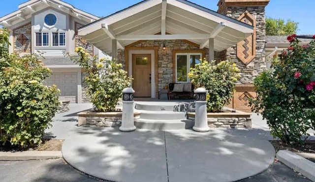 Relaxing 3BD 2BA Home in Walnut Creek with a Fireplace, Stocked Kitchen & More.
