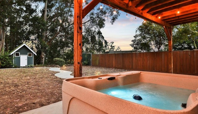 Relaxing & Peaceful 6BR Home w/HotTub/Game/Funtime