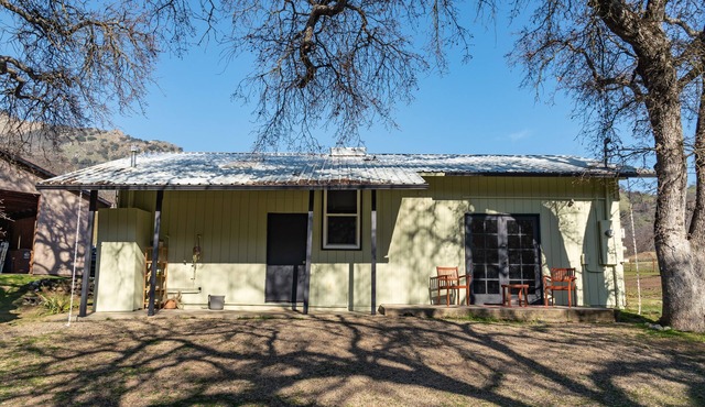 River cottage & ranch