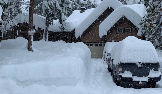 River Front Mountain Cabin in the California Alps!