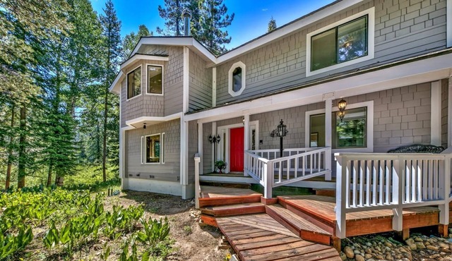River View Retreat-come play in the mountains, hike, explore.