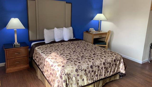 Rodeway Inn & Suites Bakersfield