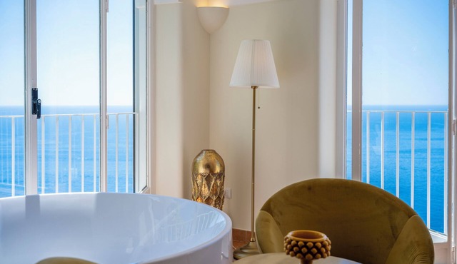 Royal Suite with indoor bath overlooking the sea - Villa Santa Chiara Positano