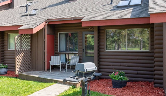 Rustic 2BR Loft Cabin w/Deck in Pelican Woods in Breezy Point