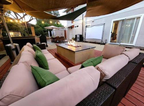 San Diego Oasis with Hot Tub, Gym, Outdoor Theater, Yard, 10 Min From Downtown