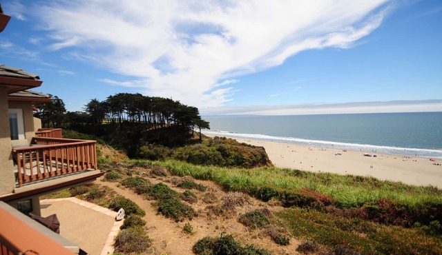 Seascape Resort 2B Luxury Oceanview Villa, Steps From The Beach, 5 min to golf