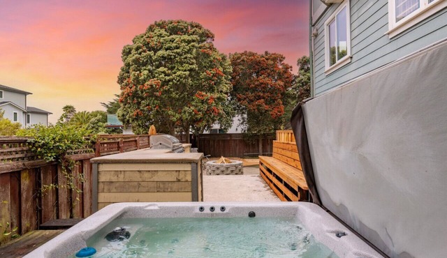 Seaside Escape: 1 block to Beach, Private Hot Tub, Fire Pit & BBQ