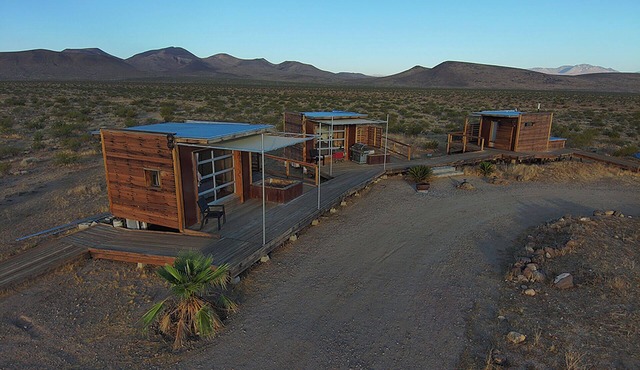 Secluded Desert House-Stargazing