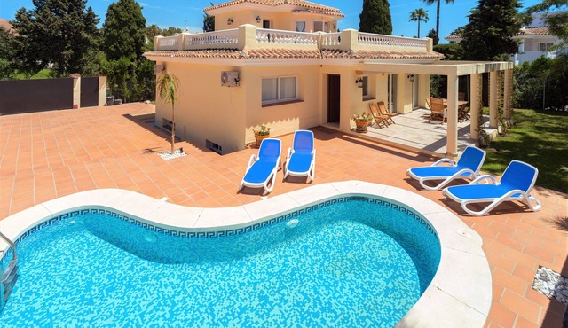 SEMESTER VILLA BETWEEN MARBELLA AND ESTEPONA COSTA DEL SOL