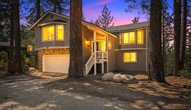 Serene Tahoe Escape | HotTub | Arcade | EV Charger