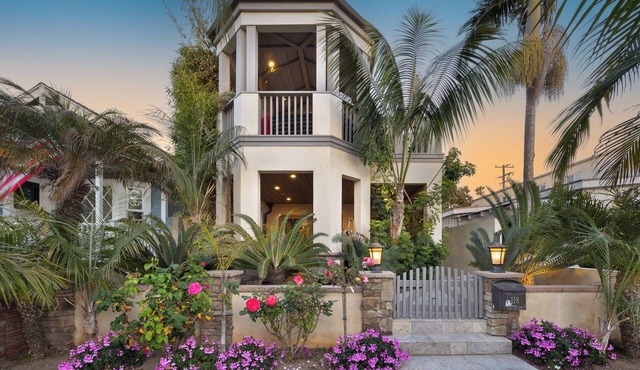 Seventh & Shore | Stylish Seal Beach Home w/Elevator, Fireplace + Bold Design