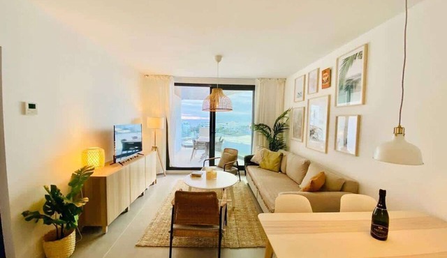 SHR012 Modern apartment in Marinsa Beach