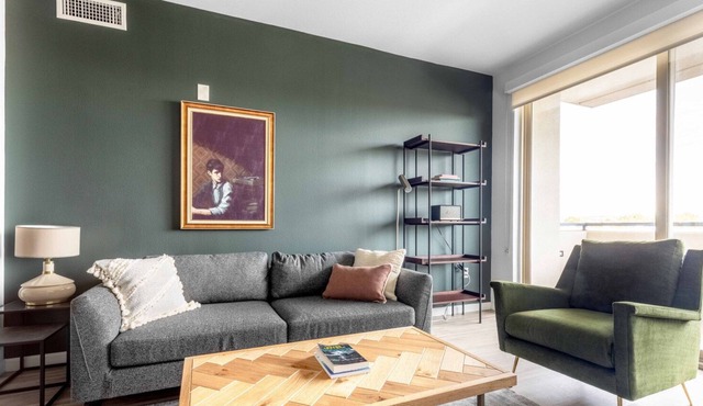 Smart Westchester 1BR w/ Gym, Pool, nr. Venice Beach, by Blueground