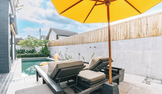 Spacious 3-bedroom Private Pool villa with AC in Kerobokan/Near Changu