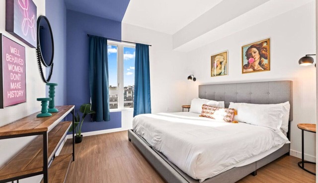 Spacious 1-BD with Stunning City Views in DTLA
