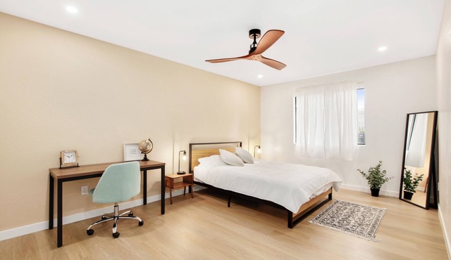 Spacious 2BR w/Fast Wi-Fi + Parking in El Cajon
