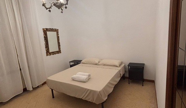Spacious 3-bedroom building in enchanting Salerno with AC