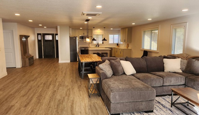Spacious 3 br/3 ba home with ample parking in heart of Plumas National Forest