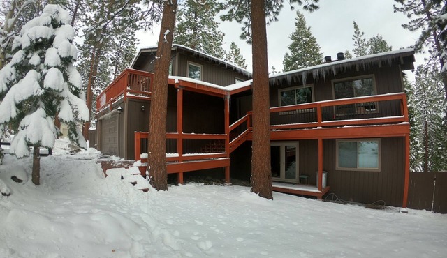 Spacious 5-bedroom house with AC and EV charging in peaceful Zephyr Cove