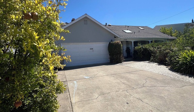 Spacious 5 Bedroom w 2 Master, 4 Bath + LR + FR house with beautiful backyard