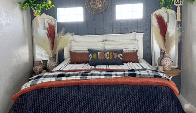 Spacious guest suite with private entrance. Pet friendly.