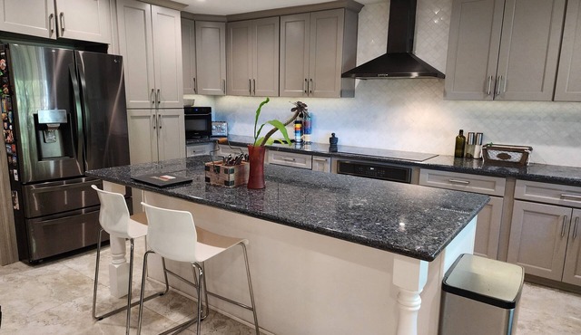 Spacious Ranch Retreat - Perfect for Nature Lovers in Simi Valley
