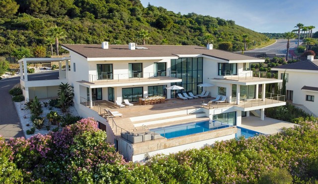 Spectacular luxurious villa with panoramic views