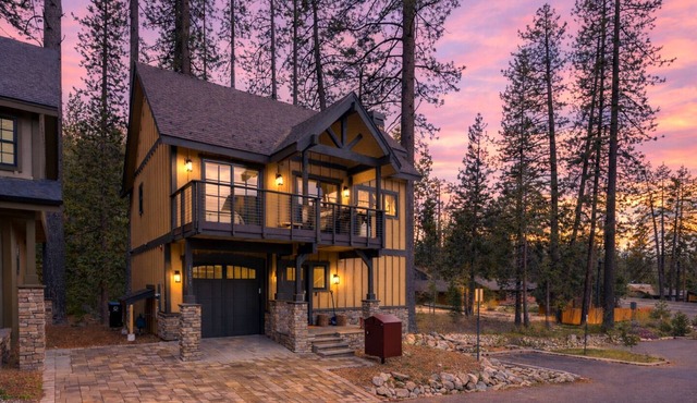 Steps to Lake + Near Cave Rock + Heavenly Ski Resort | Tahoe Glen