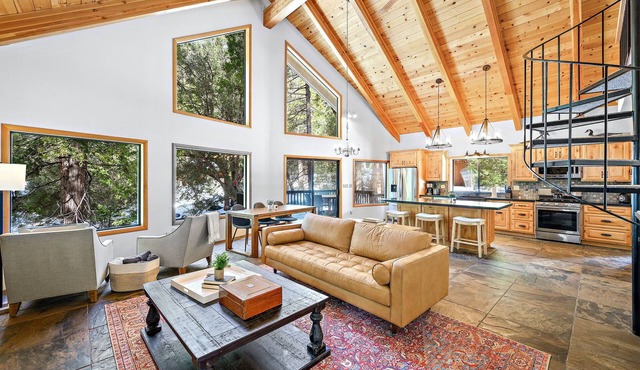 Strawberry Creek Retreat: Refined A-Frame Cabin W/AC